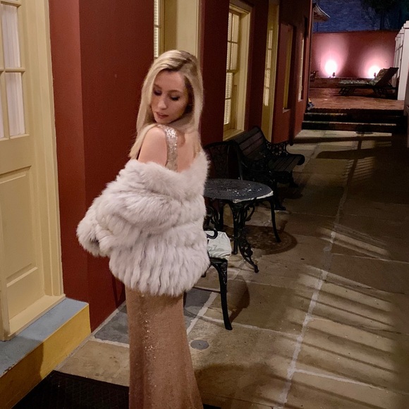 Saga Fox Fur Coat - Picture 2 of 4